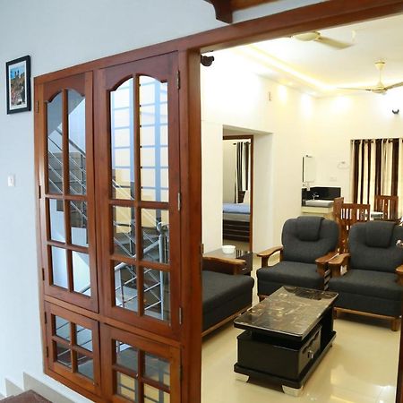 Down Town Holidays Thiruvananthapuram ภายนอก รูปภาพ